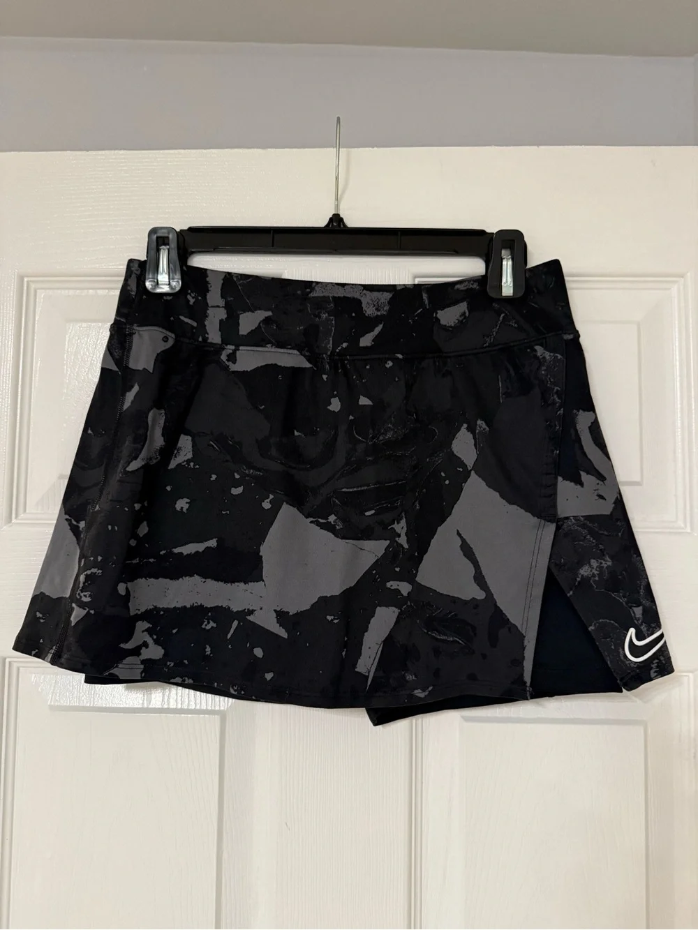 Nike Black & Gray Printed Tennis Skort